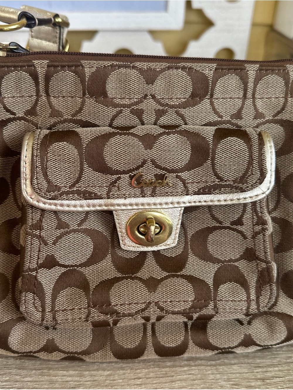 Coach Signature Penelope Turn Lock Monogram Crossbody Bag Gold stains on strap - Picture 9 of 15